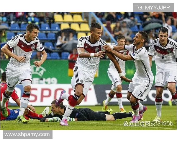 拜仁主场轻松击败纽伦堡,11连胜稳坐榜首位置 拜仁主场轻松击败纽伦堡,11连胜稳坐榜首位置