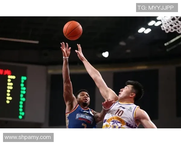 昆汀-皮特森受伤退赛,球队备战受挫困扰 昆汀-皮特森受伤退赛,球队备战受挫困扰