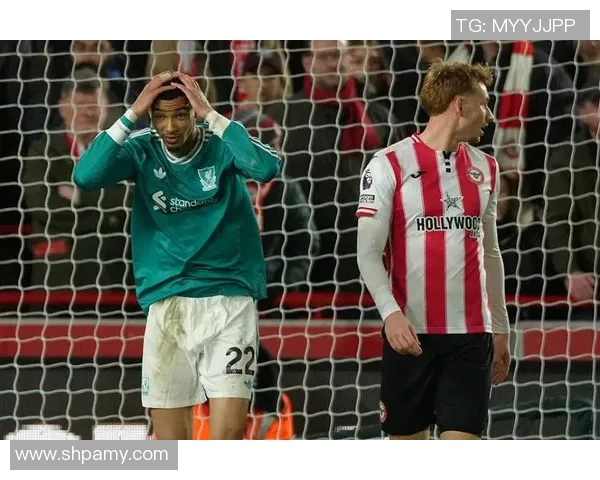 英超赛场上漫天飞雪，利物浦主场惨遭曼联逆转败北