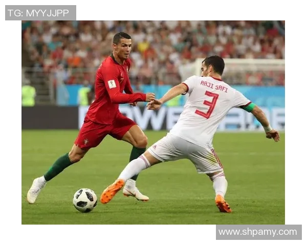 欧洲杯比赛抢镜：球员花式纷呈